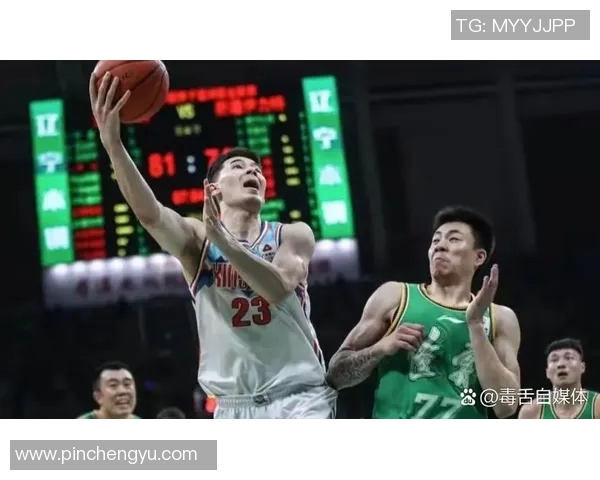 上海羽毛球队在城市联赛中以72分稳居积分榜首位，展现强劲实力